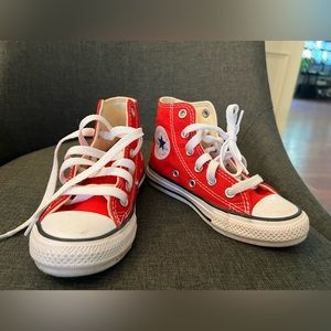 Toddler girl Converse Chuck Taylor red size 10.5